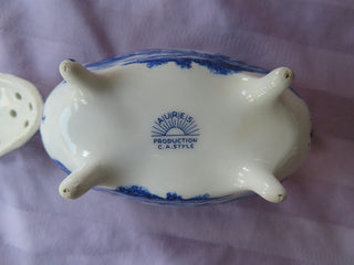 Small blue & white trinket dish w/lid MTS|104525