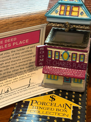 Vtg. Monopoly 'Ct. Charles Boarding house', hinged trinket box 3.25"