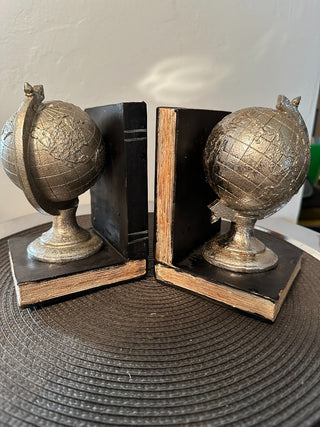 Book Ends Set World MTS|88526