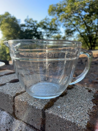 vintage Anchor Hocking 2 Quart (8 Cup) clear glass batter bowl/measuring cup