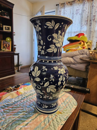 Large White & Blue Jardiniere Motif Vase RSV
