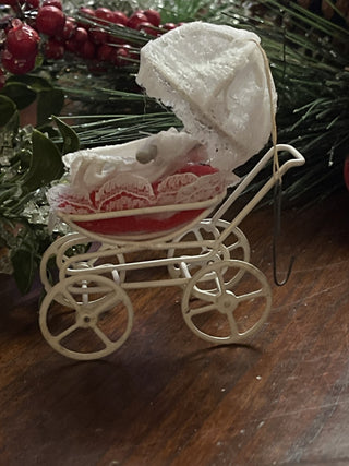 Vtg 3” Metal Stroller Buggy w/little mouse Christmas Ornament RSV|128190