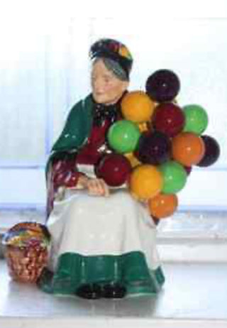 Royal Doulton The old  Ballon Seller Figurine Porcelain Statue 7" Vintage #62 VV MTS|66169