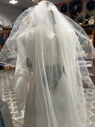 Vintage bridal veil with headpiece