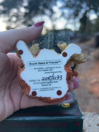 ORIGINAL BOX Boyds Bears figurine titled "Agatha & Shelly - Scaredy Cat"