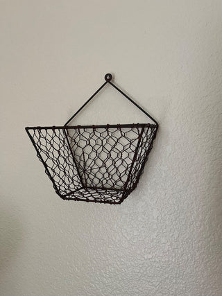 SMALL RUSTIC CHICKEN WIRE HANGING BASKET 8"W X 9"H (KJS) RCD