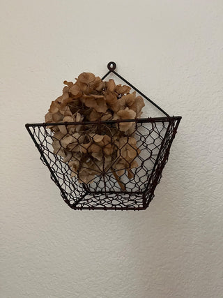 SMALL RUSTIC CHICKEN WIRE HANGING BASKET 8"W X 9"H (KJS) RCD