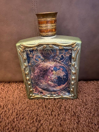 Mystical lady and flowers decor bottle