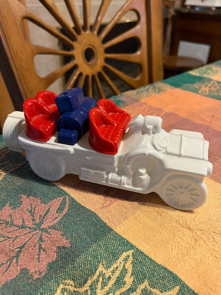 Avon 1908 Thomas Flyer Collectable Milk Glass Car Aftershave Decanter RSV