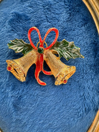 VTG CHRISTMAS BELLS W/GREEN & RED ENAMEL & RHINESTONES BROOCH PIN|140234