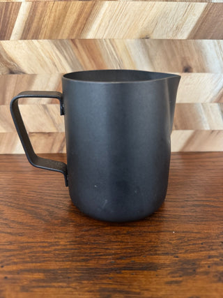 CANDLE IN BLACK CREAMER SCENT BRANDIE PEAR|107378