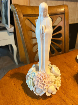 Virgin Mary/Madonna Lenwile Ardalt? Porcelain Figurine in Heavy Floral Base. RSV