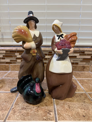 12" Ceramic Harvest Pilgrim Couple RCD|113965