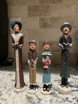 Holiday Treasures Collectible Carolers RCD|133119