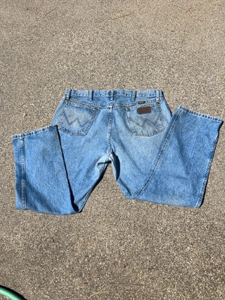 AS IS 47MWZSW Wrangler 38 x 30 Men's Premium Performance Cowboy Cut Jeans Stone Wash