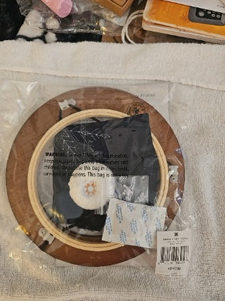 Snowflake Embroidery Kit w/Frame