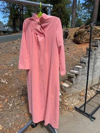 Vintage Kingly Pink Robe Size M