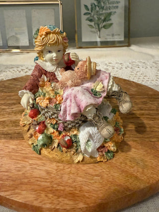 1991 Enesco Laura's Attic "You're No Help, Teddy" #3539