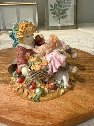 1991 Enesco Laura's Attic "You're No Help, Teddy" #3539