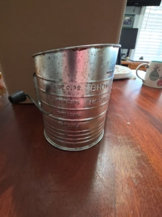 Vintage Bromwell's Measuring-Sifter 5-Cups Made In The U.S.A