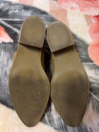 Cynthia Rowley TJX Camel Bootie Size 9