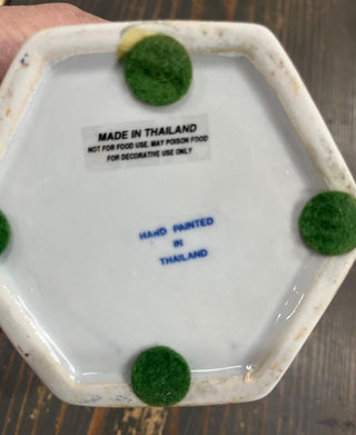 HAND PAINTED GREEN & WHITE LIDDED  CERAMIC BOX 5" X 3.5" THAILAND (KJS) RCD|87749