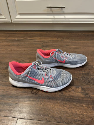 Women's Size 10 Nike Shoes Grey/Hot Pink RCD|117404