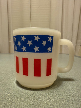 Vintage milk glass Glass Bake Stars and Stripes mug RSV