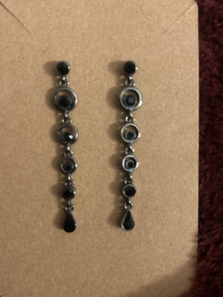 Vintage black dangle earrings MTS