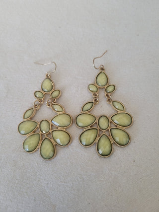 Vintage Pale Green & Gold Tone Dangle Earrings RCD
