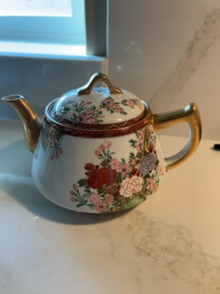 Set of vintage Japanese Kutani Teapot and sugar bowl