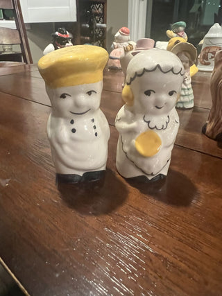 vintage Chef and Baker S&P shakers RCD