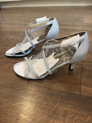 NEW, Life Stride Silver Flaunt Strappy Women's Dress Sandals Shoes Heels Size 8.5 Wide - RCD