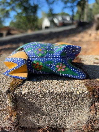 Oaxacan alebrije frog a traditional Mexican folk art sculpture Trinket box