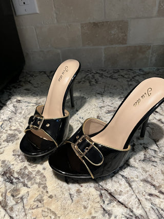 NEW Women's Size 38 Black Patent Leather Stiletto Heels w/Gold Buckle RCD|121644