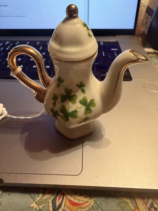Victoria's Garden Minature Shamrock Clover Porcelain Tea Pot approx. 4"
