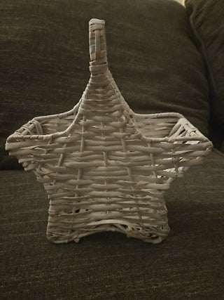 RM826-White Star Basket