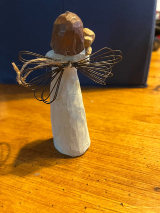 Willow Tree Angel of Friendship Ornament. RSV|135001