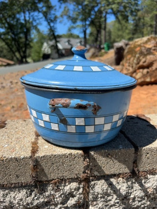 enamel-on-steel stock pot with a lid