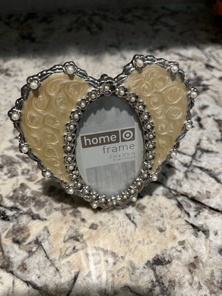 Heart Shaped Picture Frame with Pearls RCD|121651