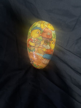 vintage egg case with three chicks rsv