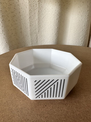 Arcopal France Milk Glass Octobowl (LZD - RSV)|63961
