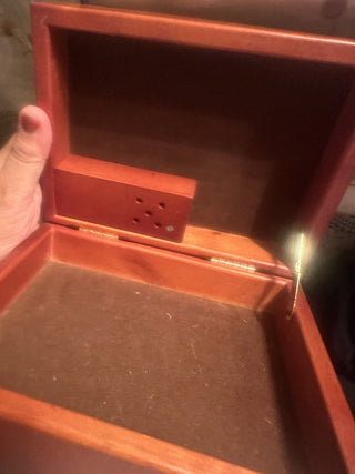 Jewelry box with real sounds of horses as you open the box
