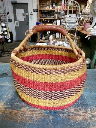 nice EXTRA LARGE Handwoven colored Sweet grass BOLGA Basket w/ intricate Details