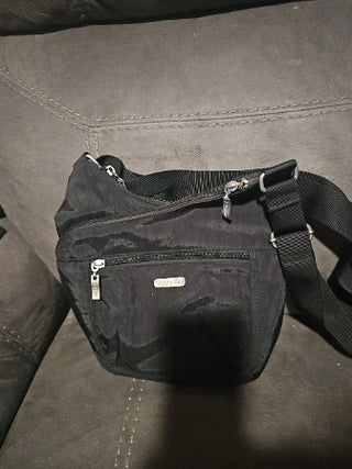 Baggallini Cris Cross Crossbody Bag Black