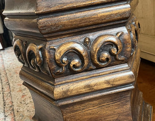 VINTAGE 1950'S "BRANDT" MID CENTURY MODERN CARVED WOOD PEDESTAL WITH OCTAGONAL TOP OAK HEAVY DUTY PIECE 23"TALL X  18"WIDE STUNNING PIECE MADE IN MARYLAND SOME WEAR TO TOP AS SHOWN (KJS) RCD|116045