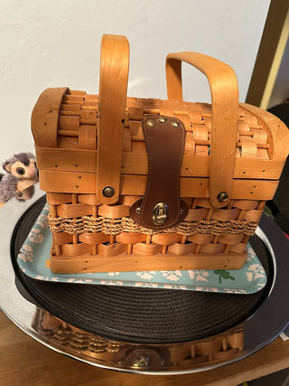 Basket Picnic Lined, Hasp MTS|118500