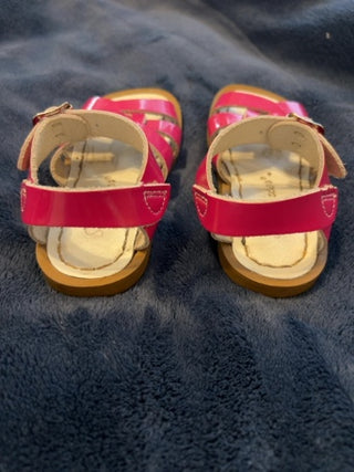 Salt Water Sandals by Hoy in a shiny hot pink patent leather Toddler 7