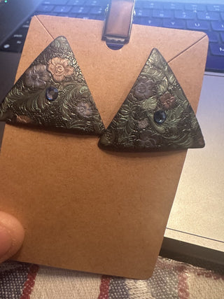 Vintage Victorian Floral Etched Triangle Earrings #62 VV MTS
