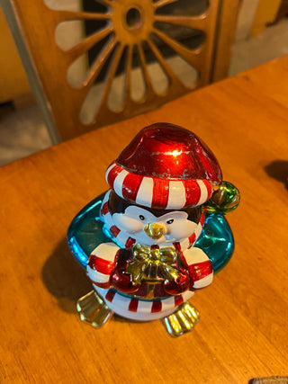 Large Porcelain Shimmery Penguin/Music Box  (AS IS)  RSV|123773